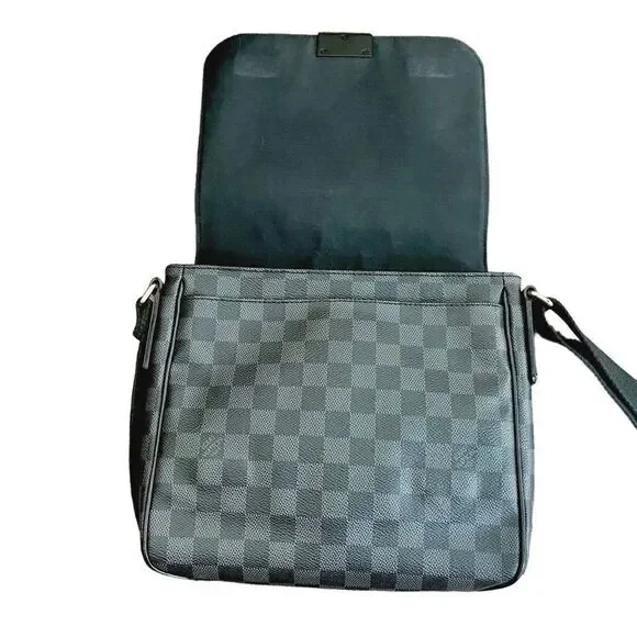 LOUIS VUITTONโDamier Graphite District PM Shoulder Crossbody Bag ๐ผ - Picture 15 of 17